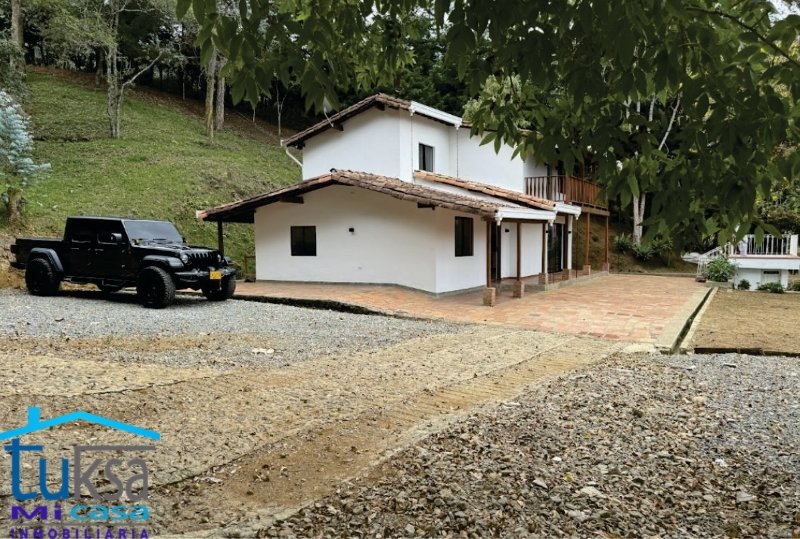 Casa-Finca en Arriendo en Santa Elena